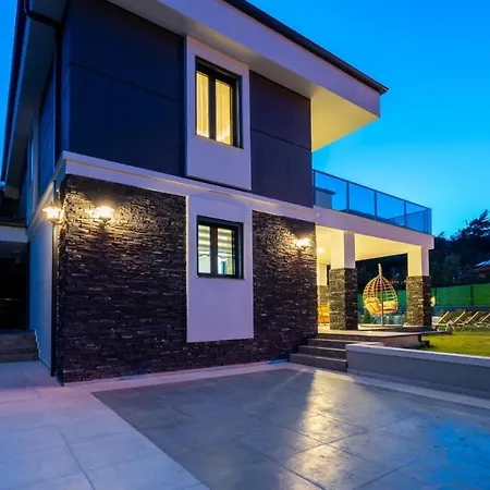 Zeus Villa *