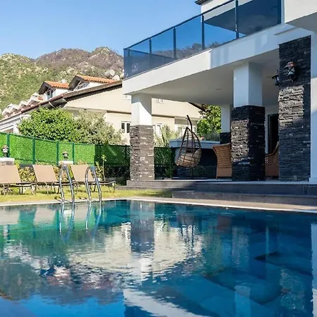 Zeus Villa